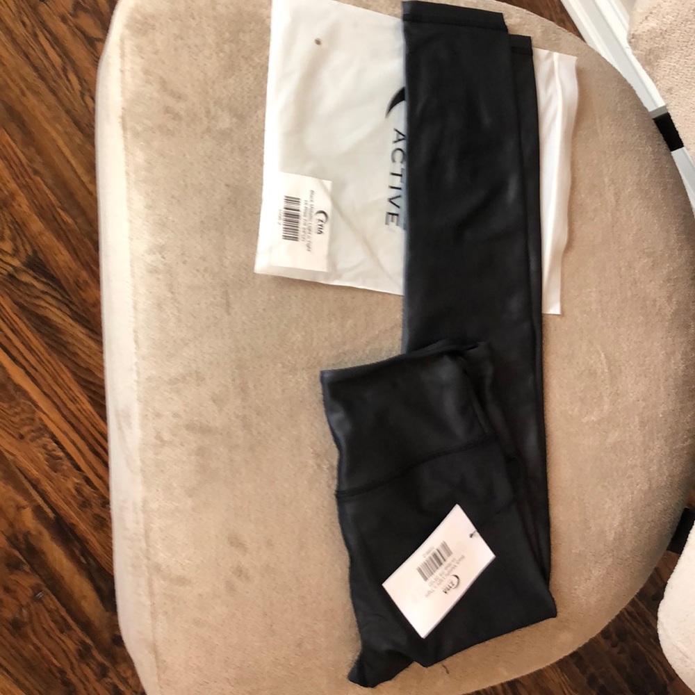 Zyia Metallic Light n Tight